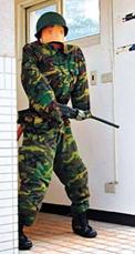taiwan fake guard02 Guards Go Stiff at Local Army Base picture